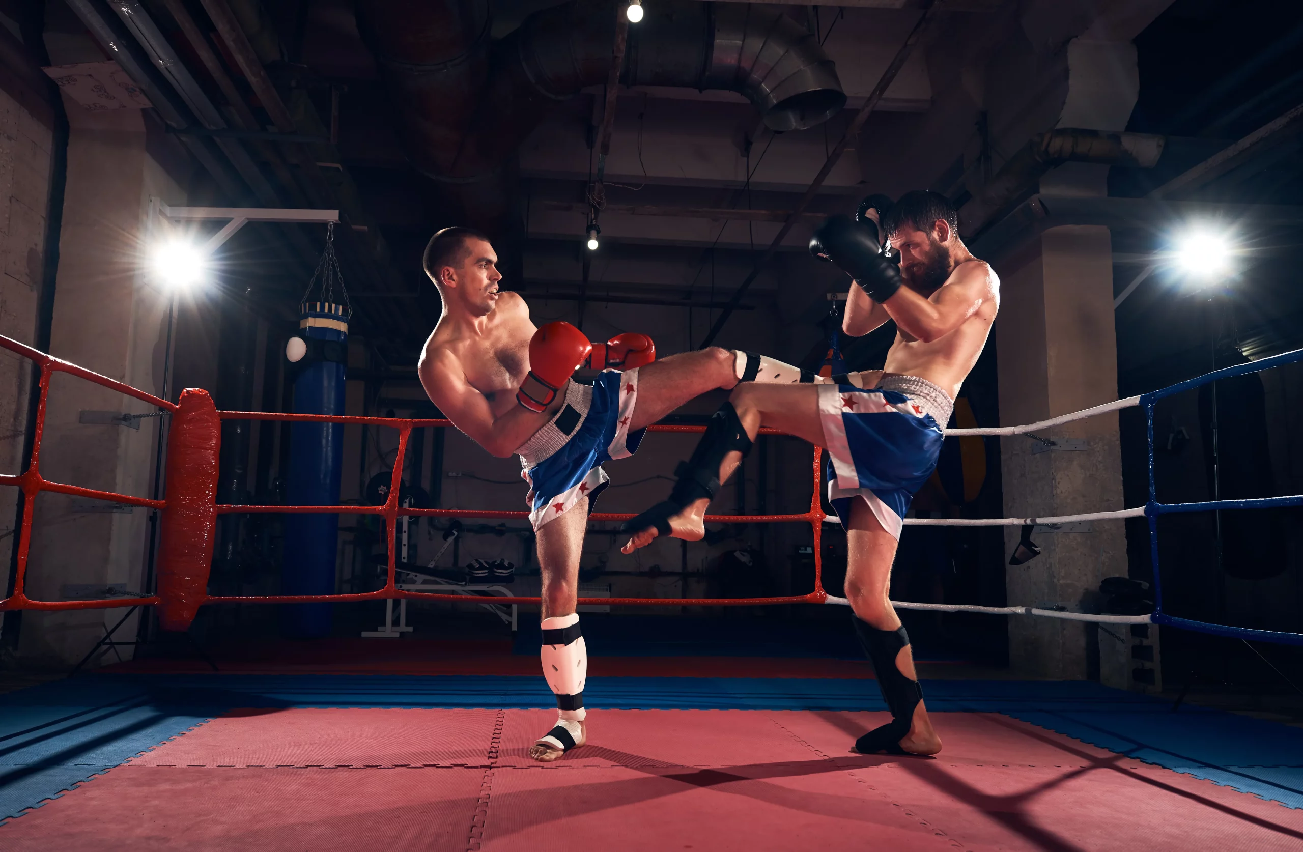 histoire du kickboxing et techniques avancées